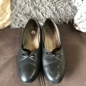 FOOTTHRILLS Navy Blue Leather Shoes Size 9W